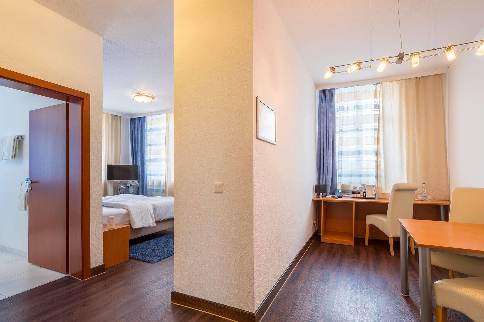 Hotel Bayrischer Hof Heidelberg Extérieur photo
